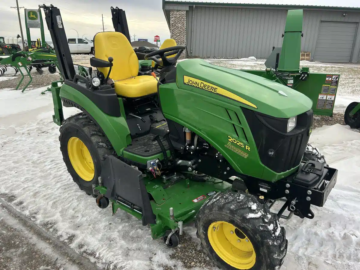 Used 2019 John Deere 2025R Tractor