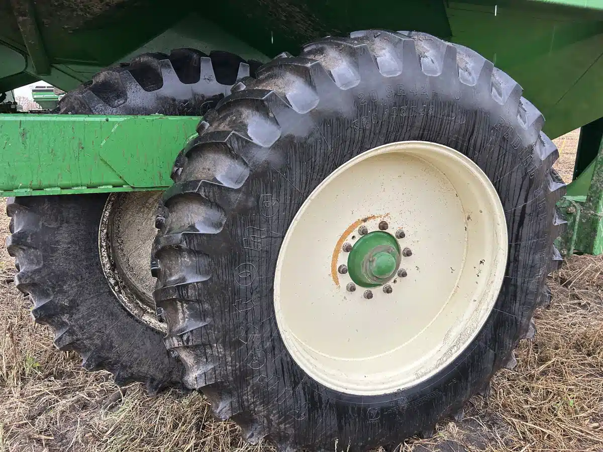 Gallery image 2 for 2011 Unverferth 1315 Grain Cart