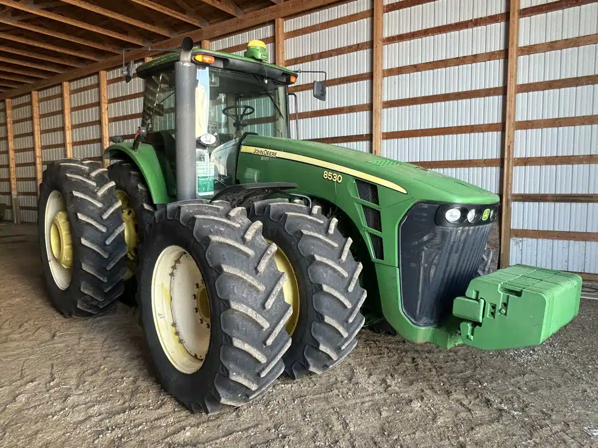 Gallery image 2 for 2006 John Deere 8530 Tractor