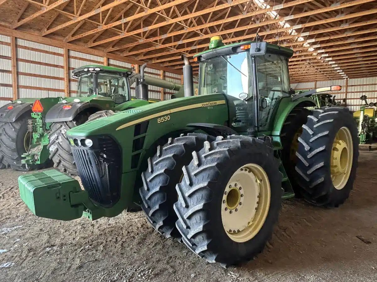 Gallery image 1 for 2006 John Deere 8530 Tractor