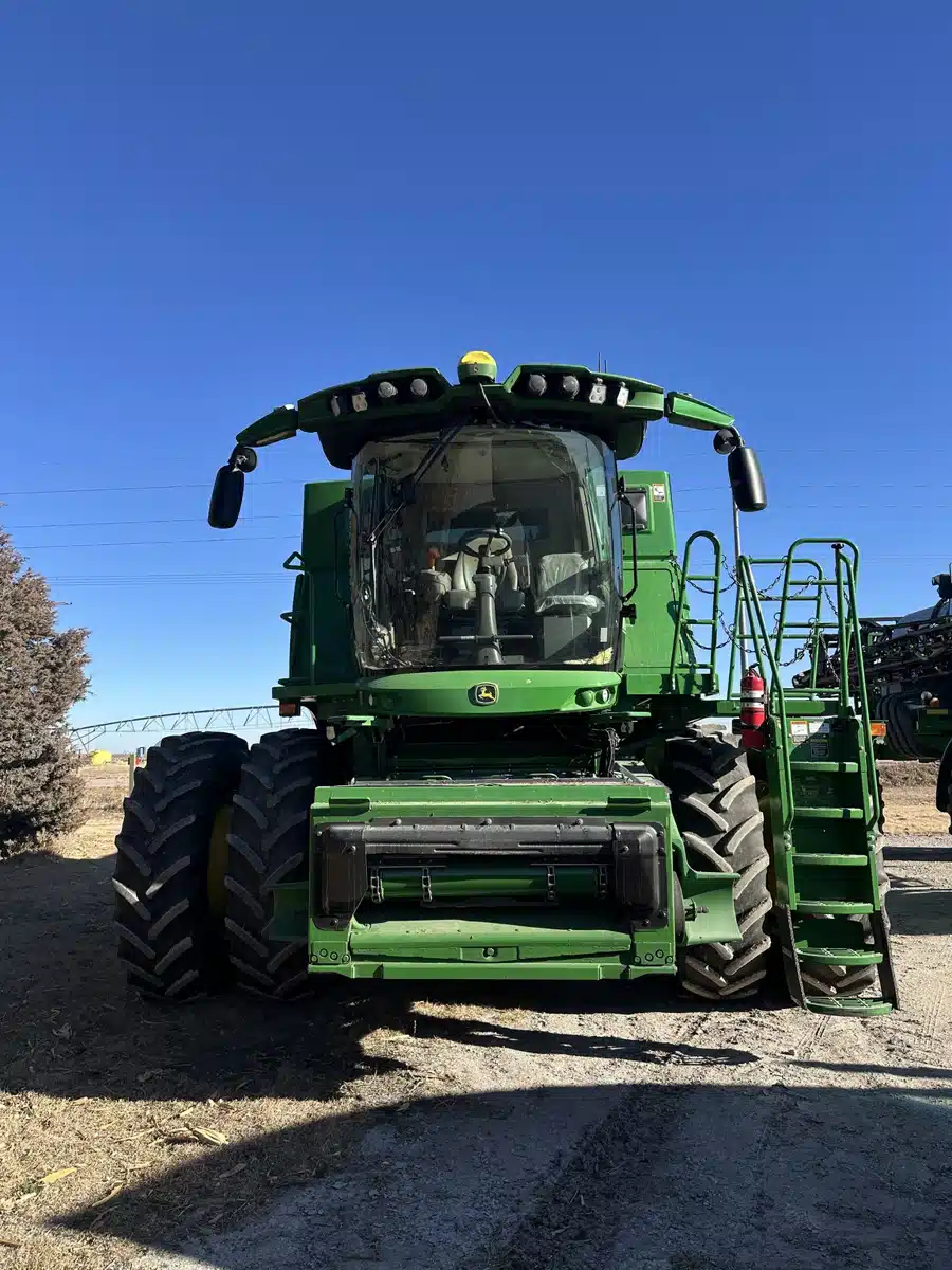 Gallery image 2 for 2024 John Deere S770 Combine
