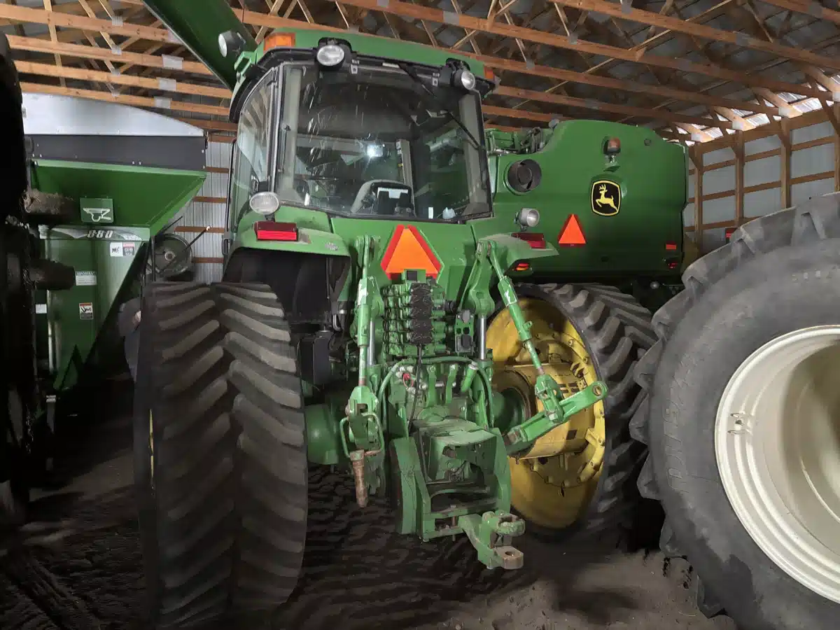 Gallery image 2 for 2003 John Deere 8520T Tractor