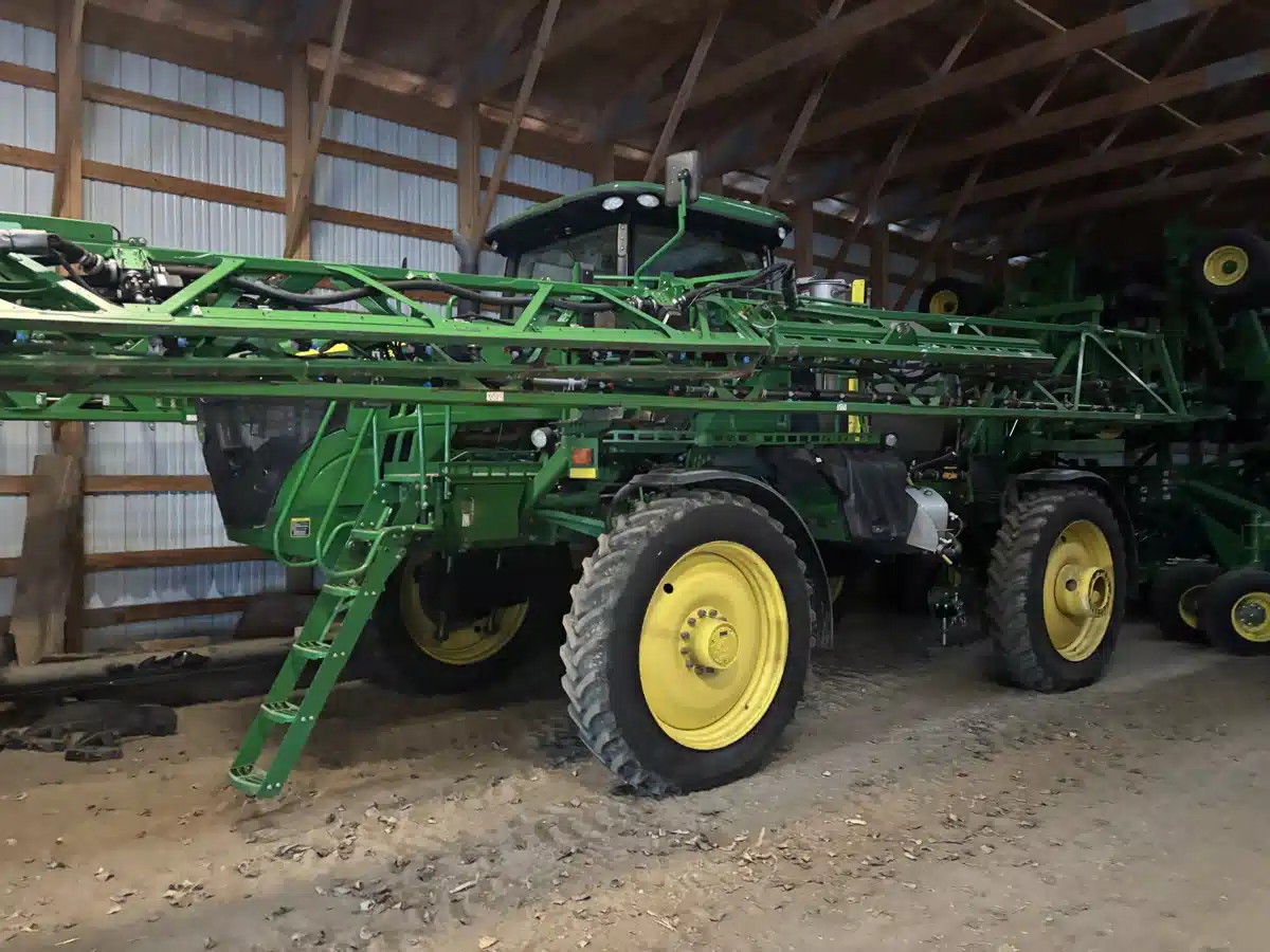 2015 John Deere R4038 Sprayer - Self Propelled