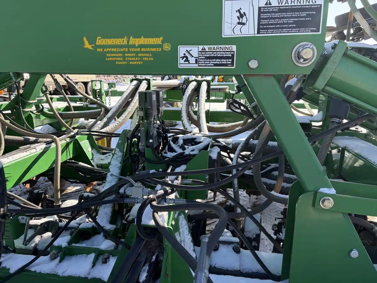 Gallery image 2 for 2010 John Deere 1890 Air Drill