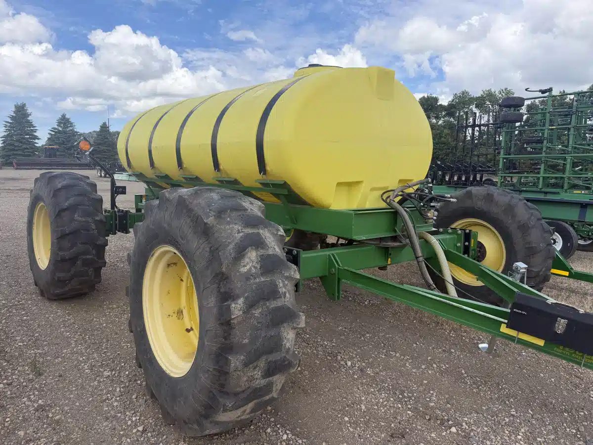 Photo de la Galerie 2 pour Yetter FERT CART Planteur