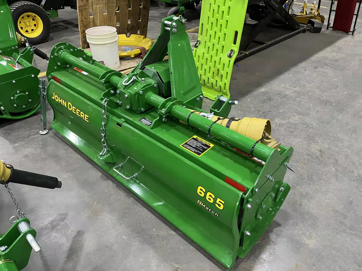 Photo de la Galerie 1 pour 2026 John Deere 665 houe rotative
