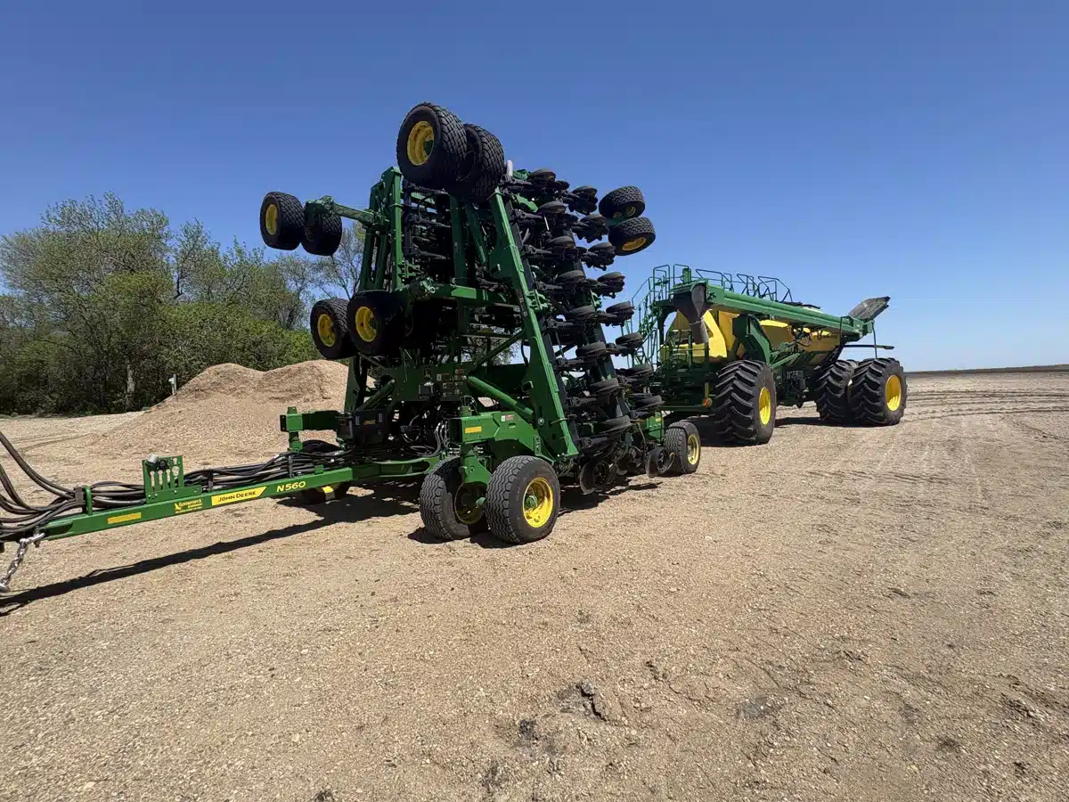 Photo de la Galerie 1 pour 2026 John Deere N560 Semoir à air