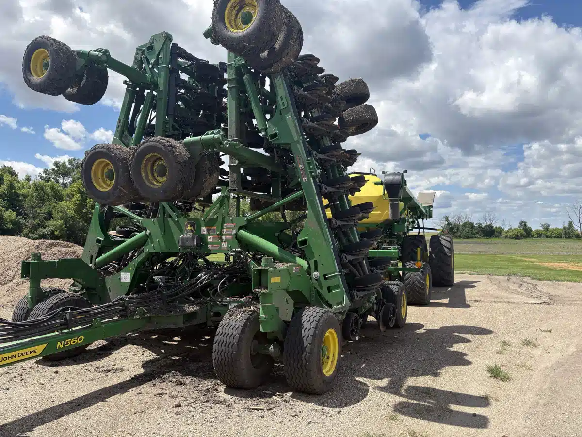 Photo de la Galerie 2 pour 2026 John Deere N560 Semoir à air