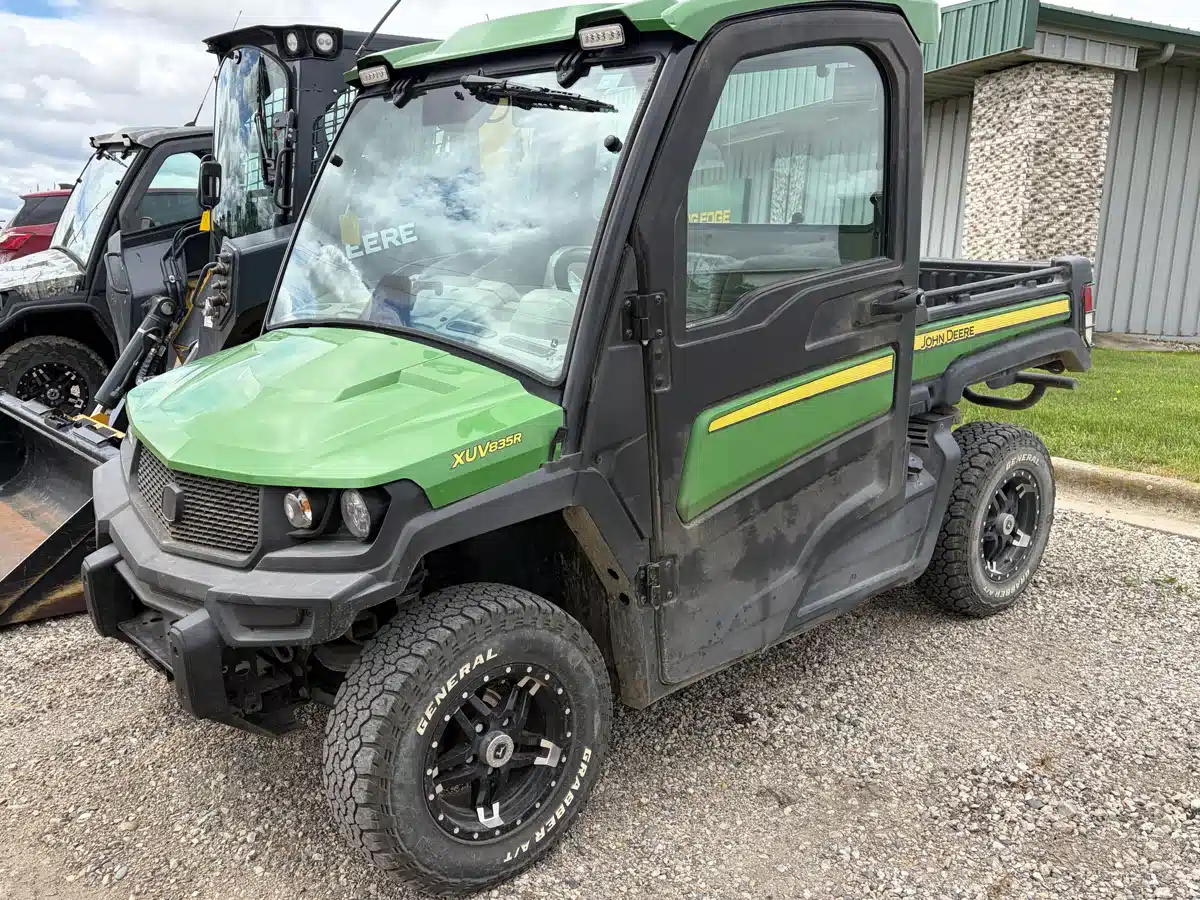 Gallery image 2 for 2018 John Deere XUV 835R Utility Vehicle