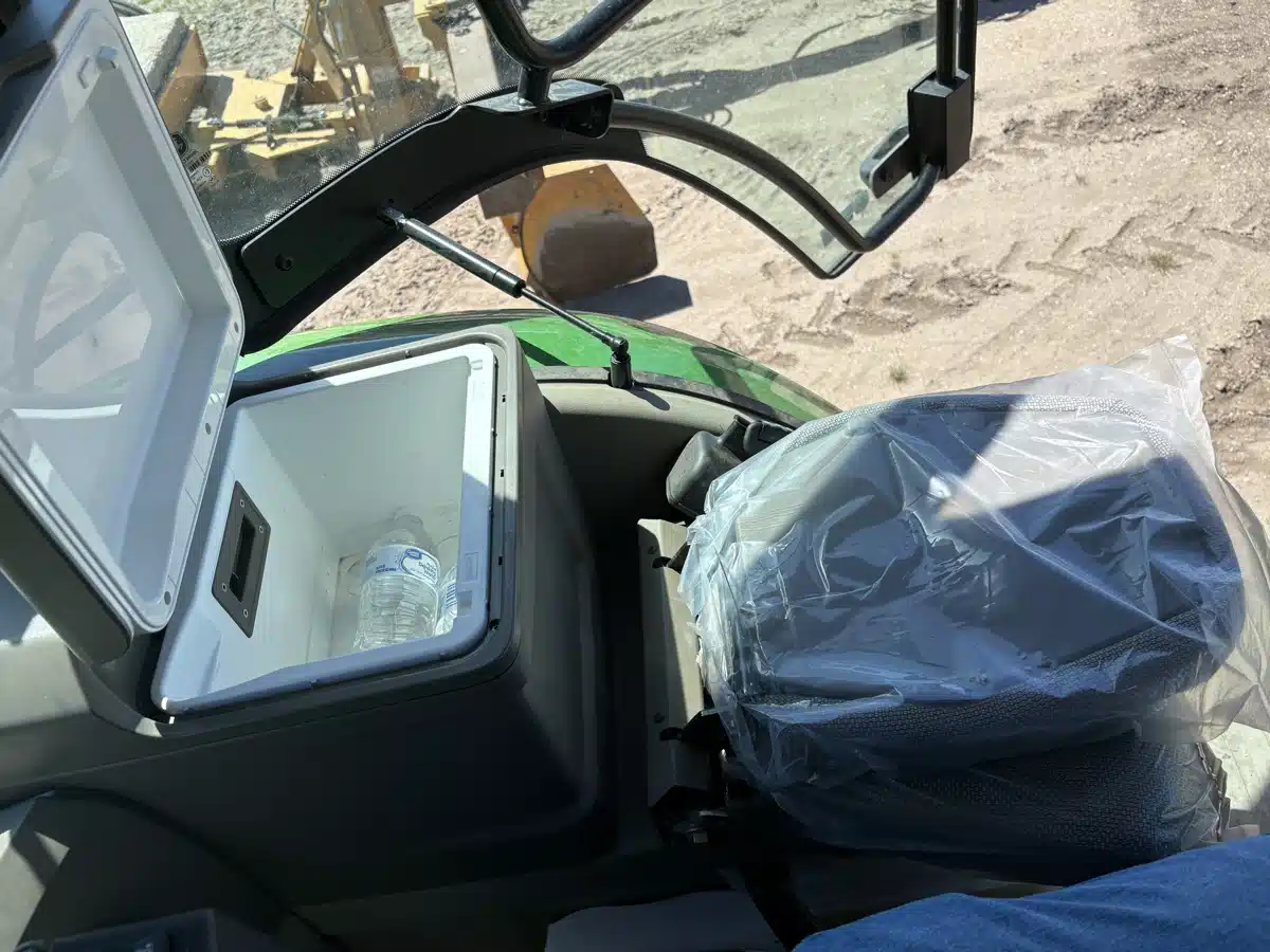 Photo de la Galerie 2 pour 2024 John Deere 8R 250 Tracteur