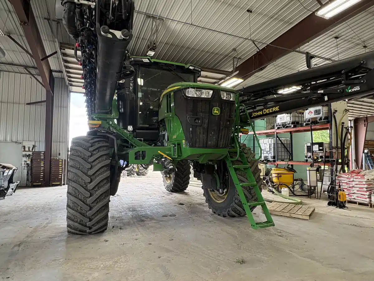 Gallery image 2 for 2026 John Deere 616R Sprayer - Self Propelled