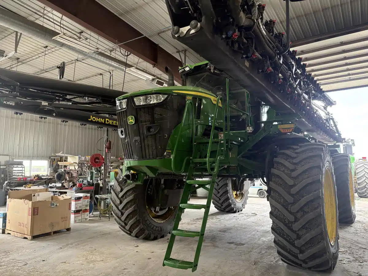 Gallery image 1 for 2026 John Deere 616R Sprayer - Self Propelled