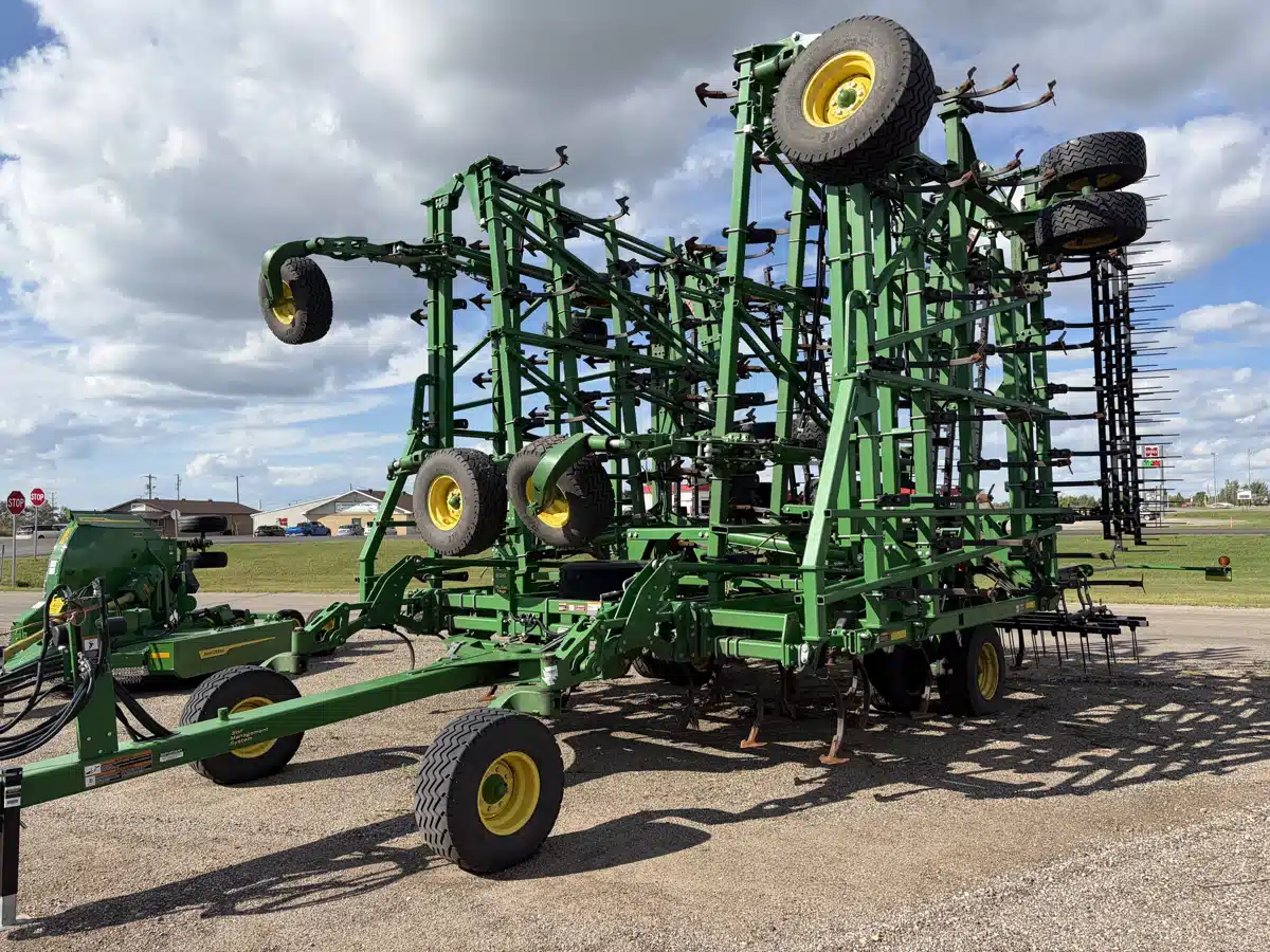 Gallery image 1 for 2023 John Deere 2230FH Cultivator