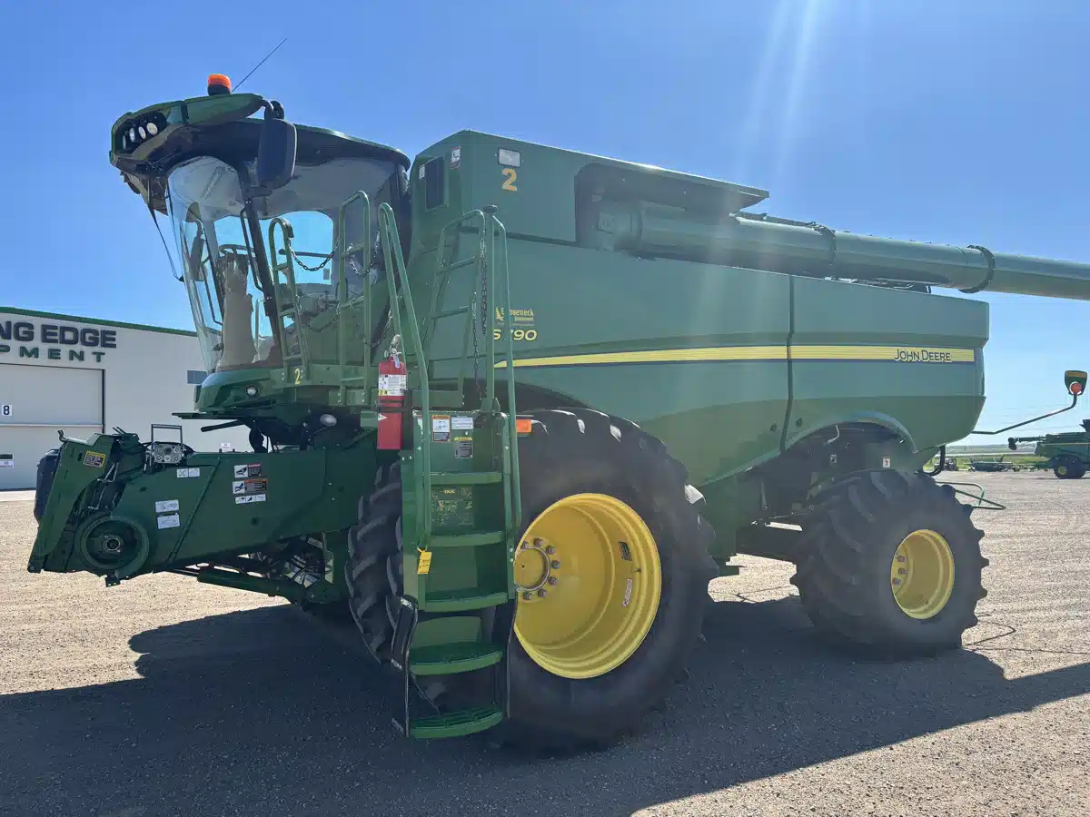Photo de la Galerie 1 pour 2018 John Deere S790 Batteuse