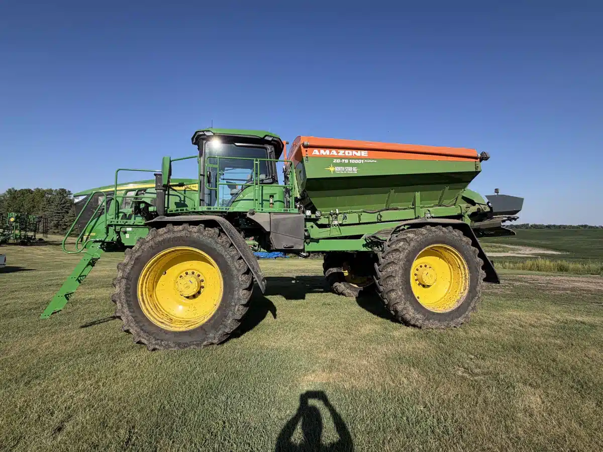 Gallery image 1 for 2026 John Deere 600R Anhydrous Applicator