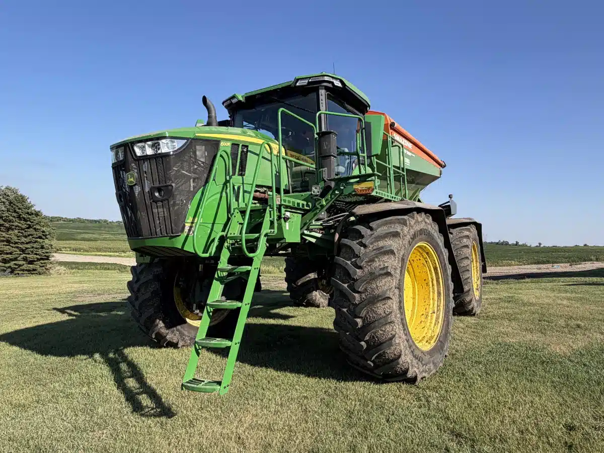 Gallery image 2 for 2026 John Deere 600R Anhydrous Applicator