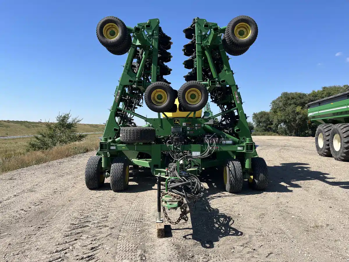 Photo de la Galerie 2 pour 2023 John Deere N560 Semoir à air