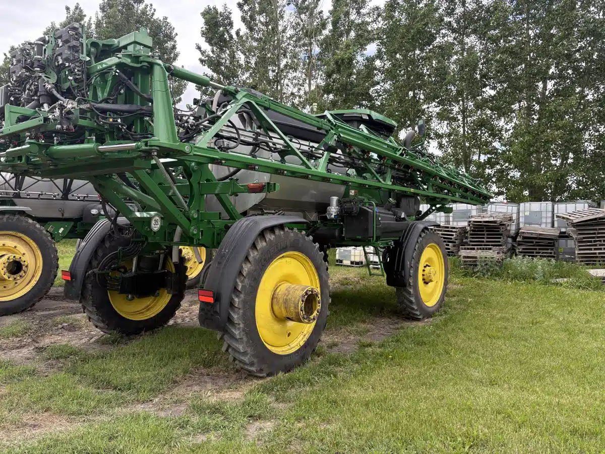 Gallery image 1 for 2026 John Deere 412R Sprayer - Self Propelled