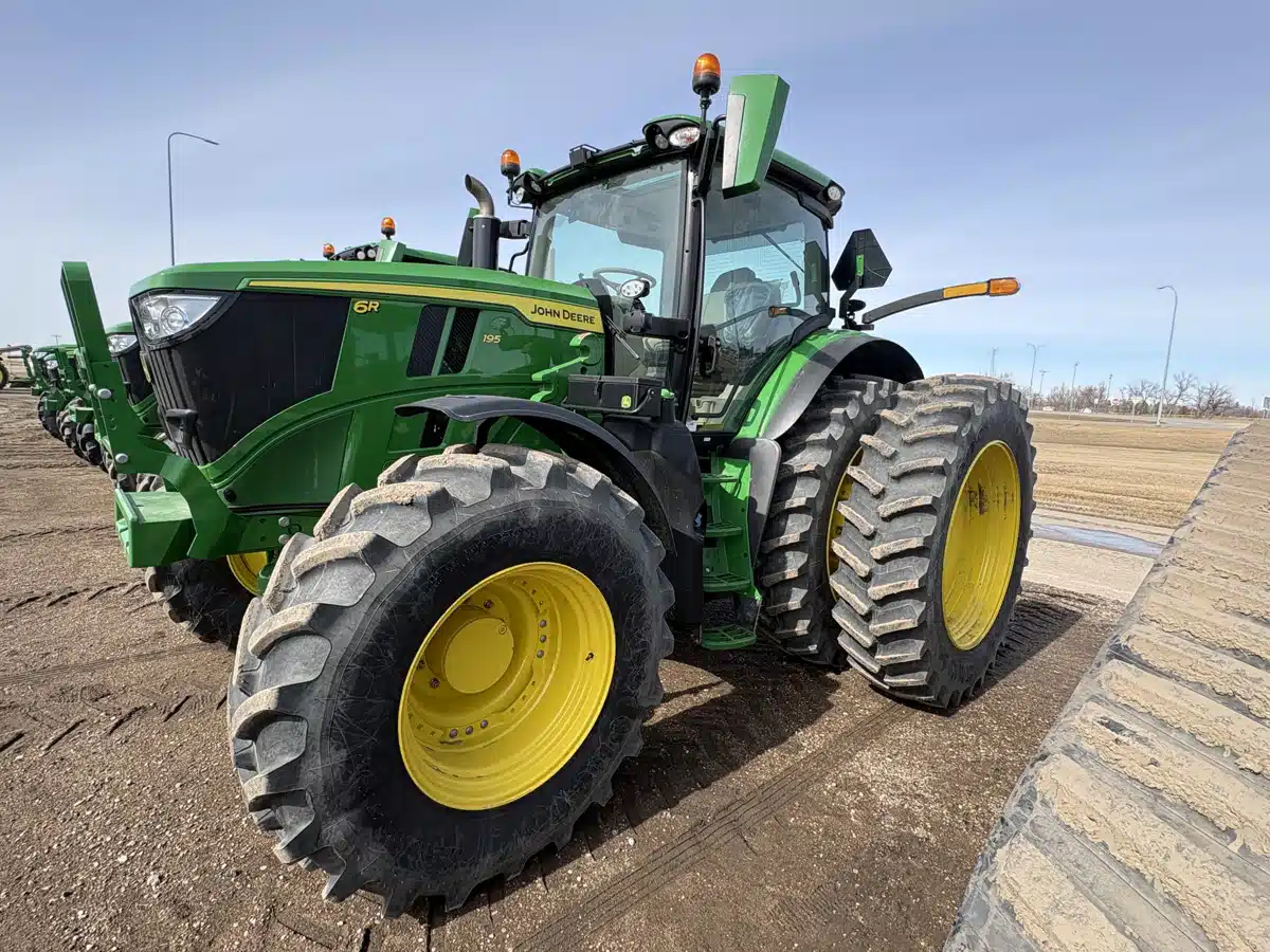 Gallery image 1 for 2025 John Deere 6R 195 Tractor