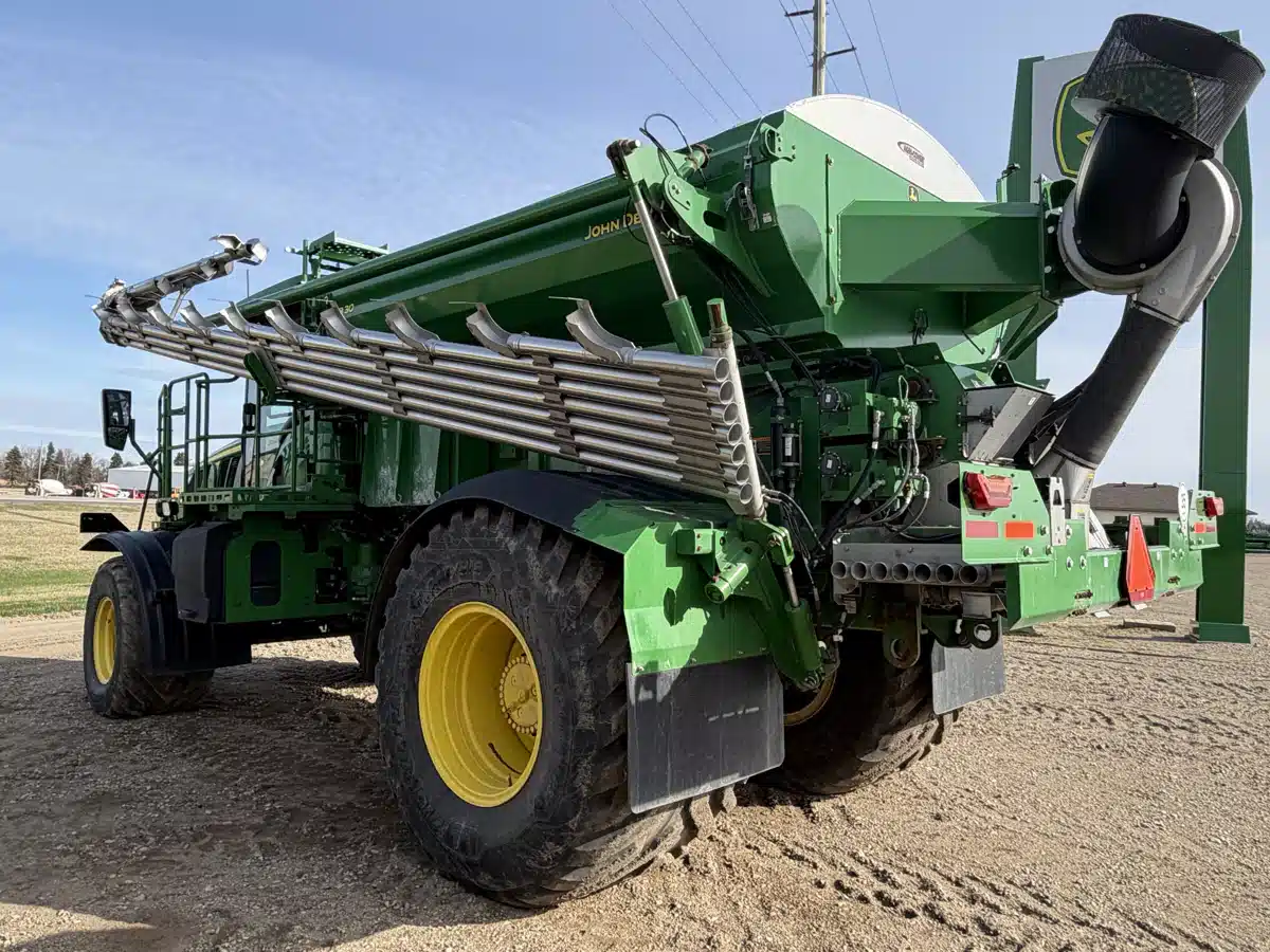 Gallery image 2 for 2023 John Deere 800R Anhydrous Applicator