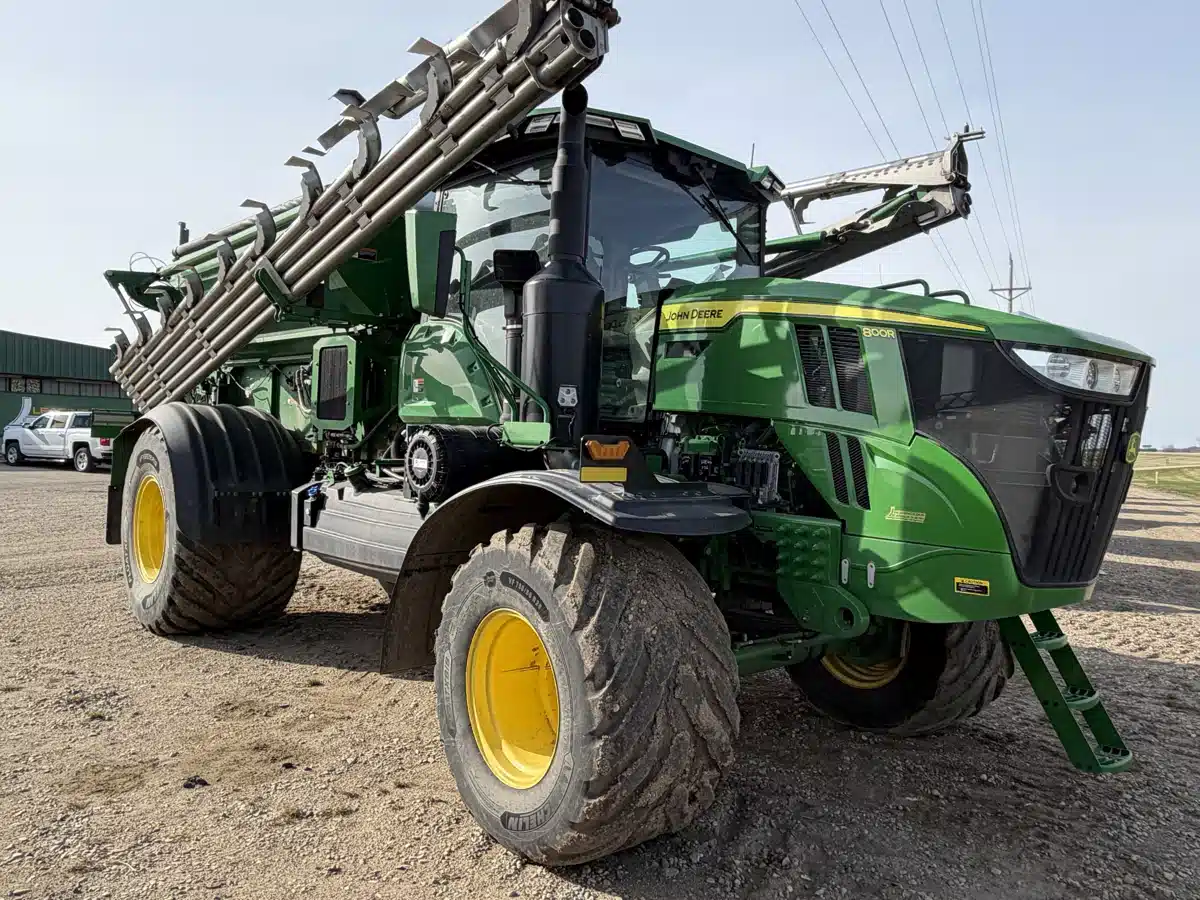 Gallery image 1 for 2023 John Deere 800R Anhydrous Applicator
