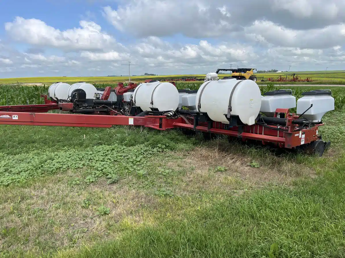 Gallery image 1 for 2005 Agco White 8186 Planter
