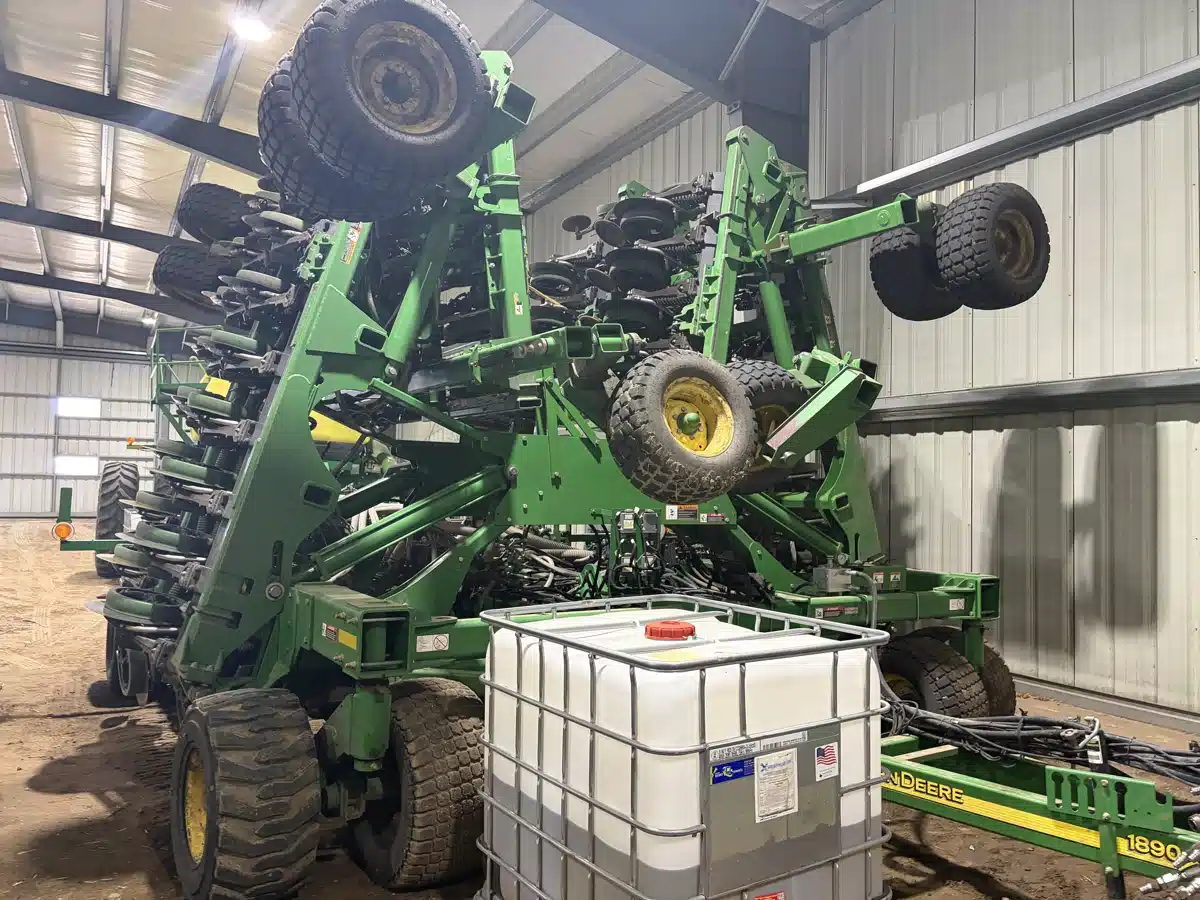 Gallery image 2 for 2013 John Deere 1890 Air Drill