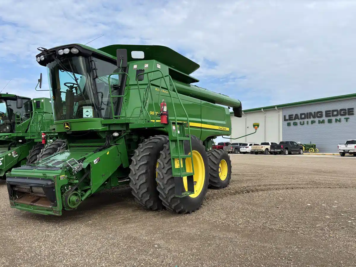 Gallery image 2 for 2008 John Deere 9870 STS Combine