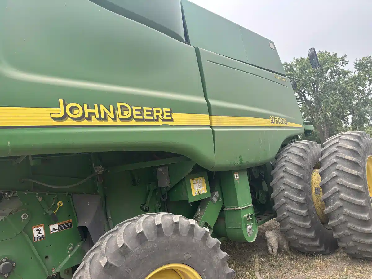 Photo de la Galerie 2 pour 2007 John Deere 9760 STS Batteuse