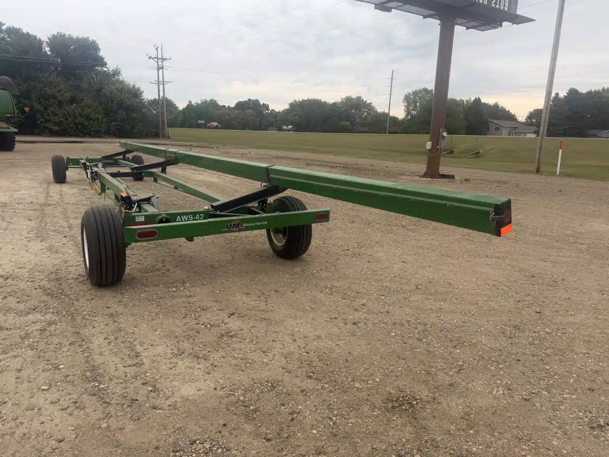 Photo de la Galerie 1 pour 2018 Unverferth AWS-42 chariot à nez