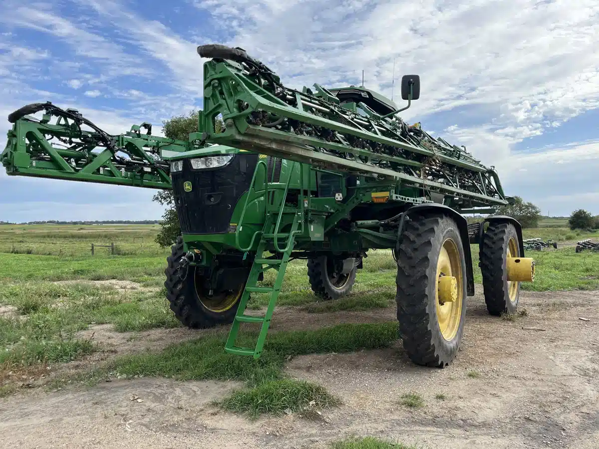 Photo de la Galerie 2 pour 2025 John Deere 616R Arroseur - Automoteur