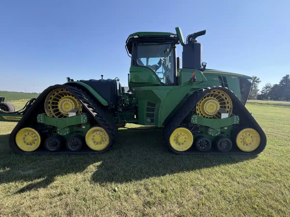 Gallery image 2 for 2026 John Deere 9RX 640 Tractor