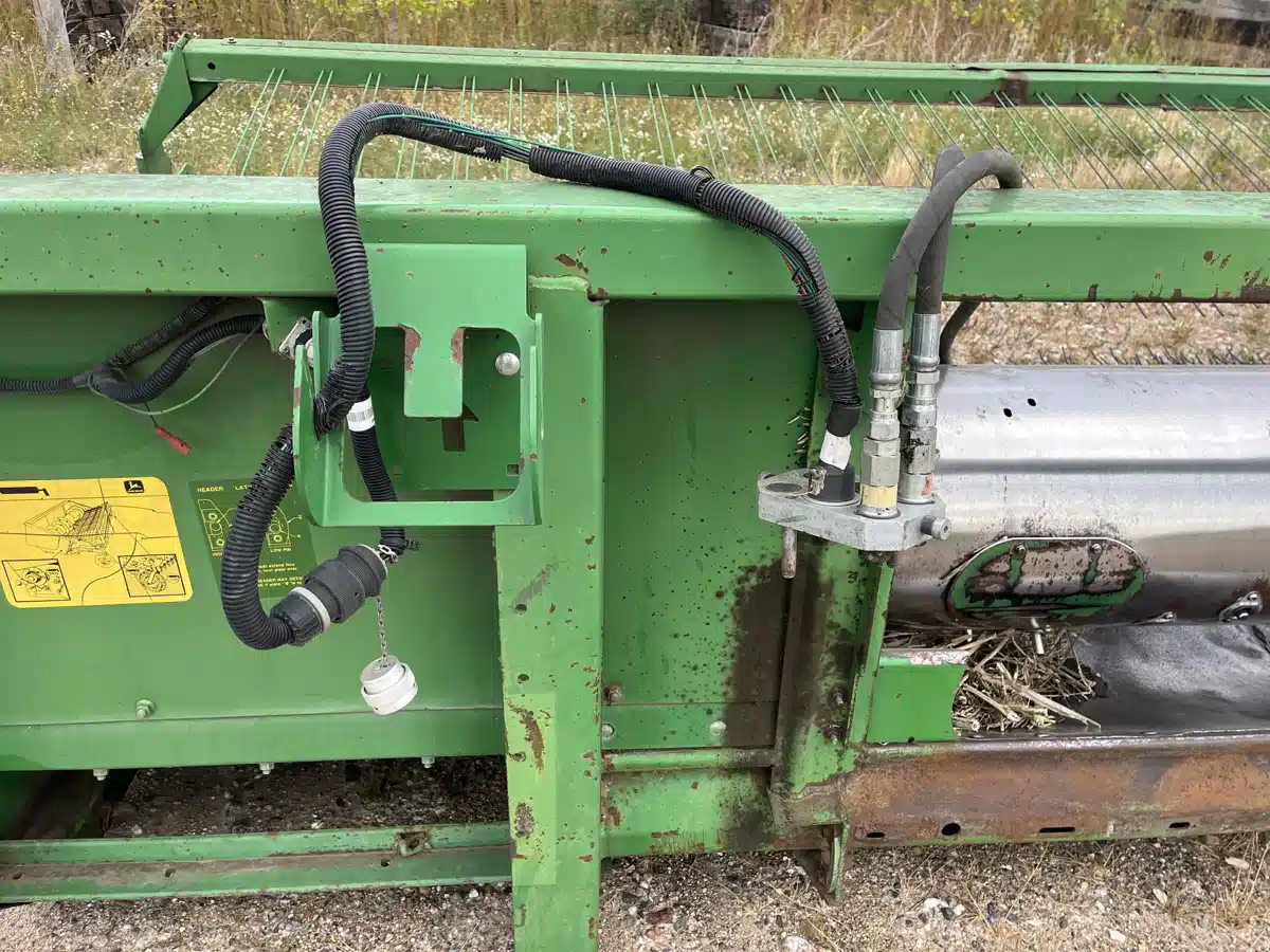 Gallery image 2 for 1999 John Deere 914P Header - Pickup