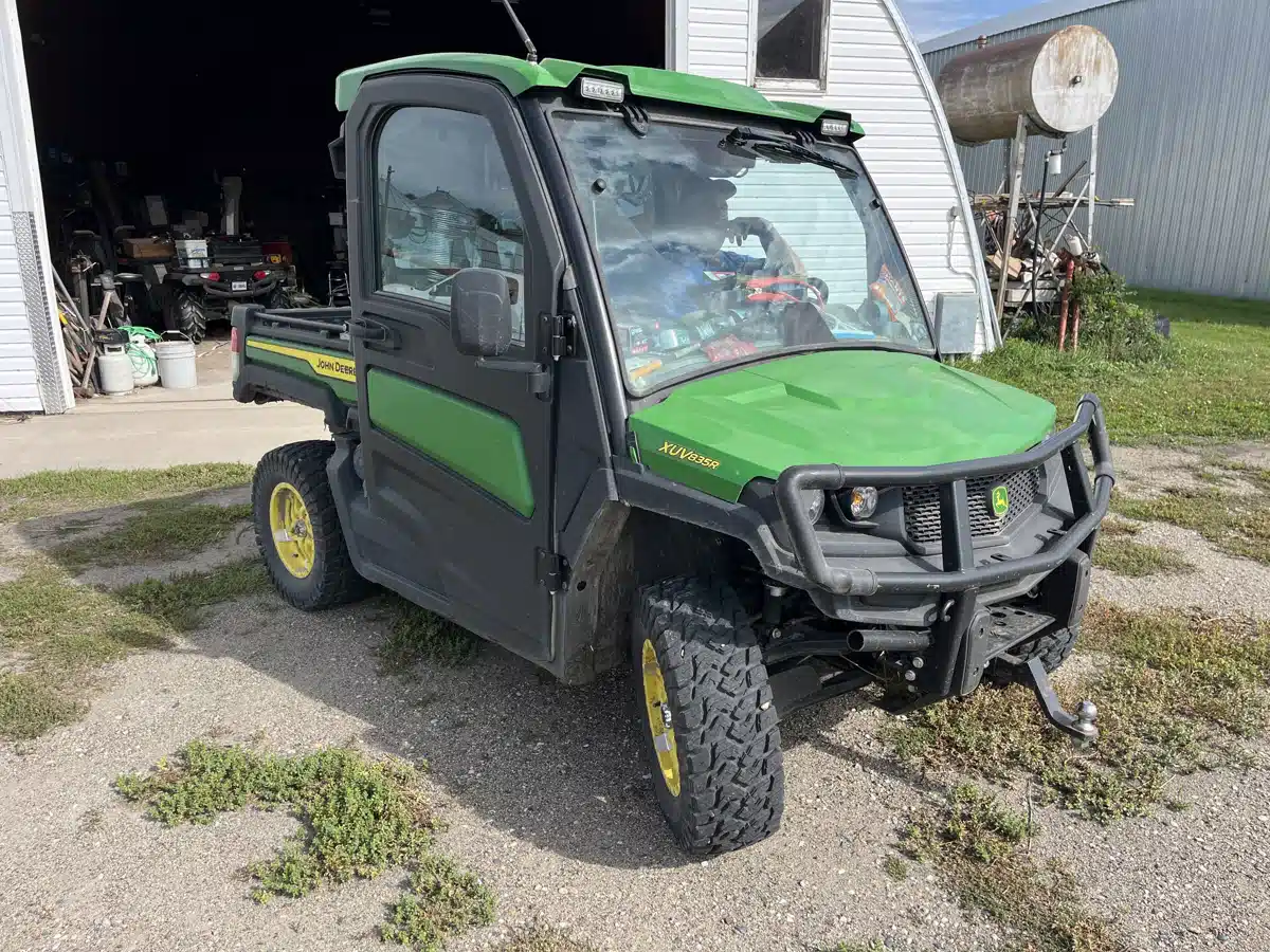 Gallery image 1 for 2024 John Deere XUV 835R Utility Vehicle