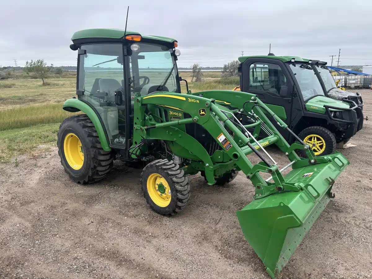 Gallery image 1 for 2022 John Deere 3046R Tractor