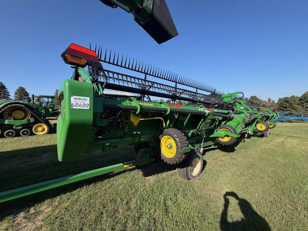 Gallery image 1 for 2026 John Deere HD45F Header - Flex Draper