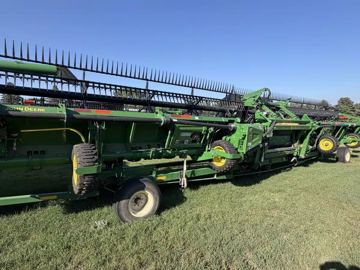 Gallery image 2 for 2026 John Deere HD45F Header - Flex Draper