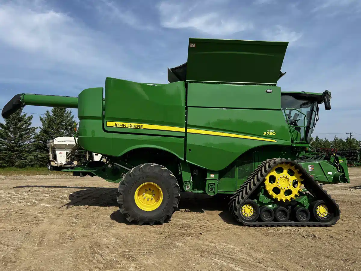 Gallery image 2 for Used 2023 John Deere S780 Combine