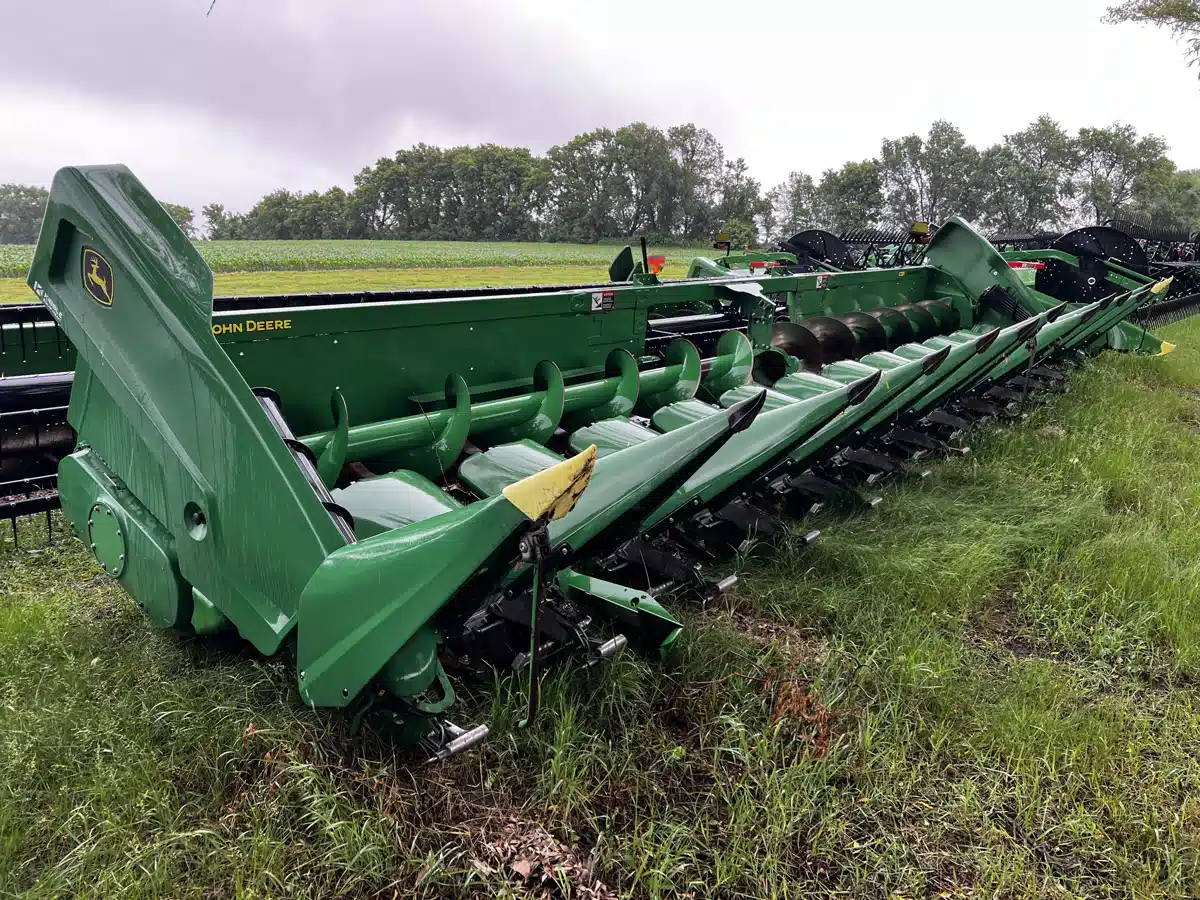 Gallery image 1 for Used 2023 John Deere C12R Header - Row Crop