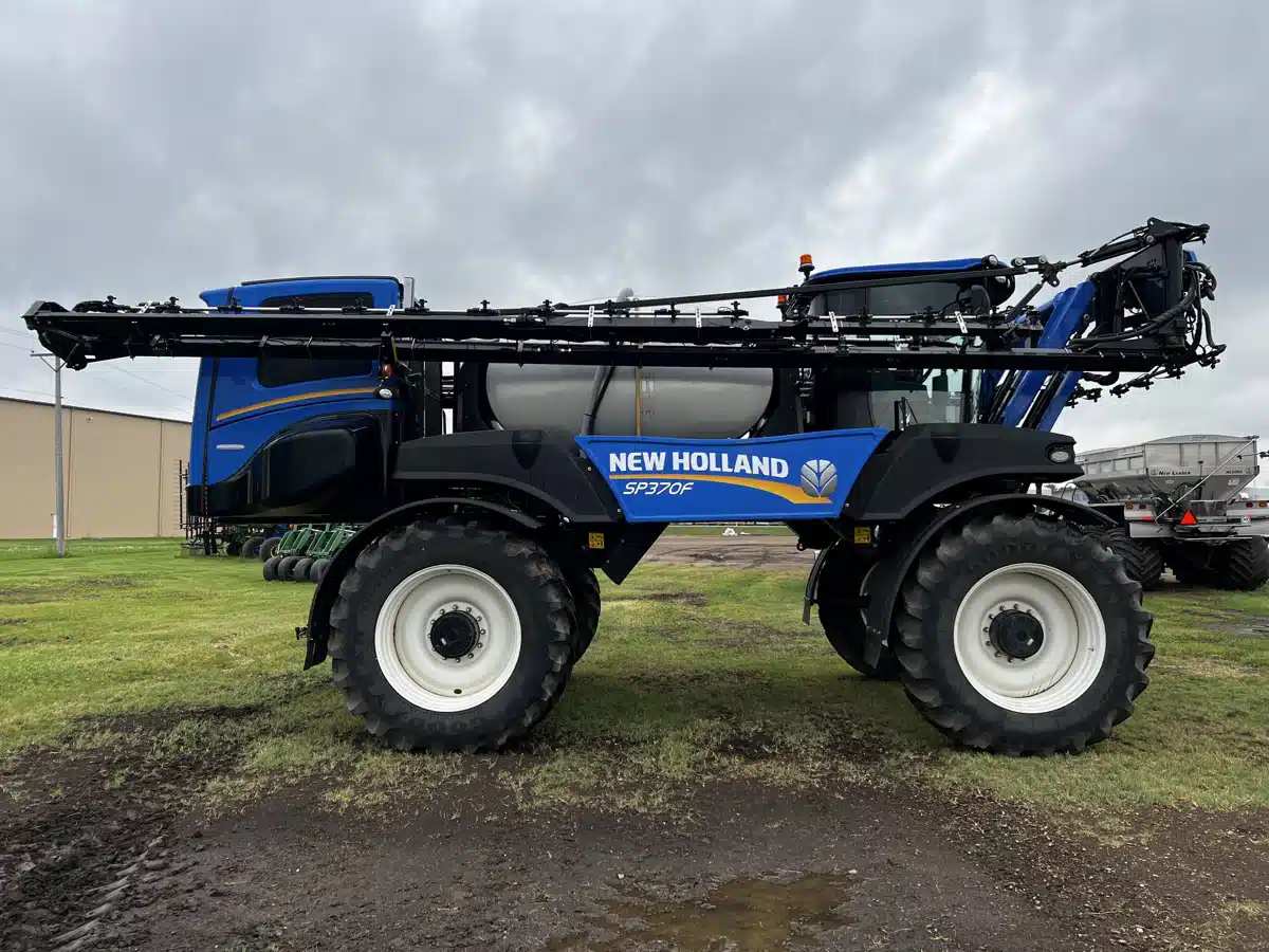 Gallery image 2 for Used 2021 New Holland SP370F Sprayer - Self Propelled