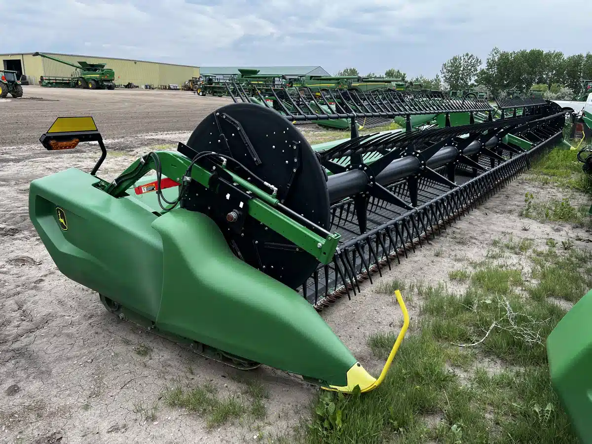 Gallery image 2 for Used 2023 John Deere RD45F Header Combine