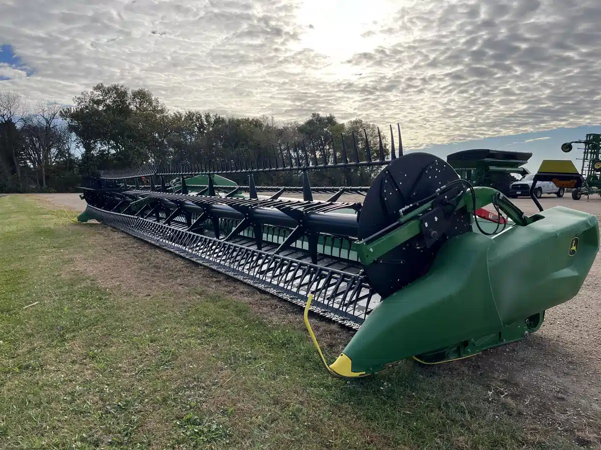 Gallery image 1 for Used 2021 John Deere RD45F Header - Flex