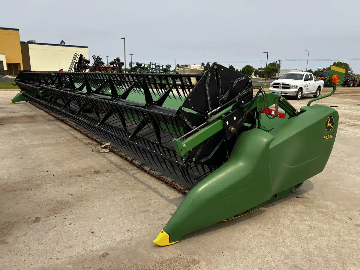 Gallery image 2 for Used 2018 John Deere 645FD Header - Draper