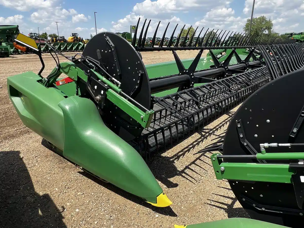Gallery image 2 for Used 2023 John Deere RD40F Header - Flex