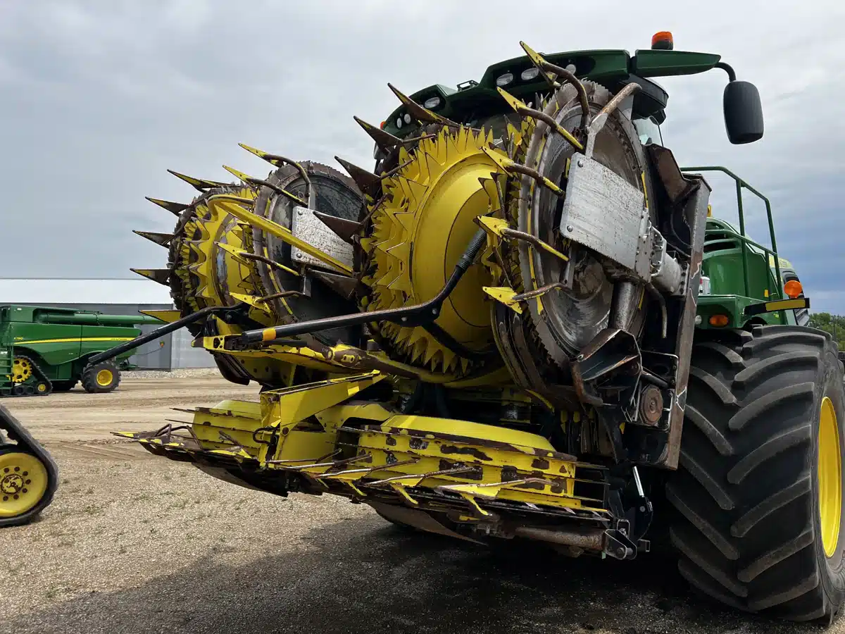 Gallery image 1 for Used 2021 John Deere 772 Header - Rotary