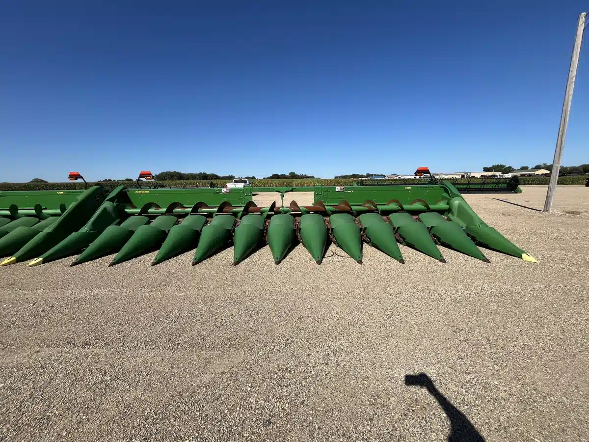 Gallery image 2 for Used 2023 John Deere C12R Header - Row Crop