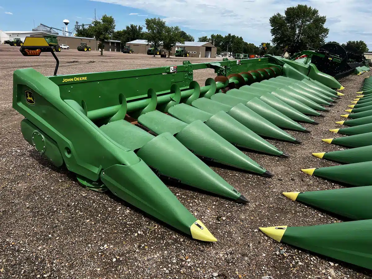 Gallery image 1 for Used 2023 John Deere C12R Header - Row Crop