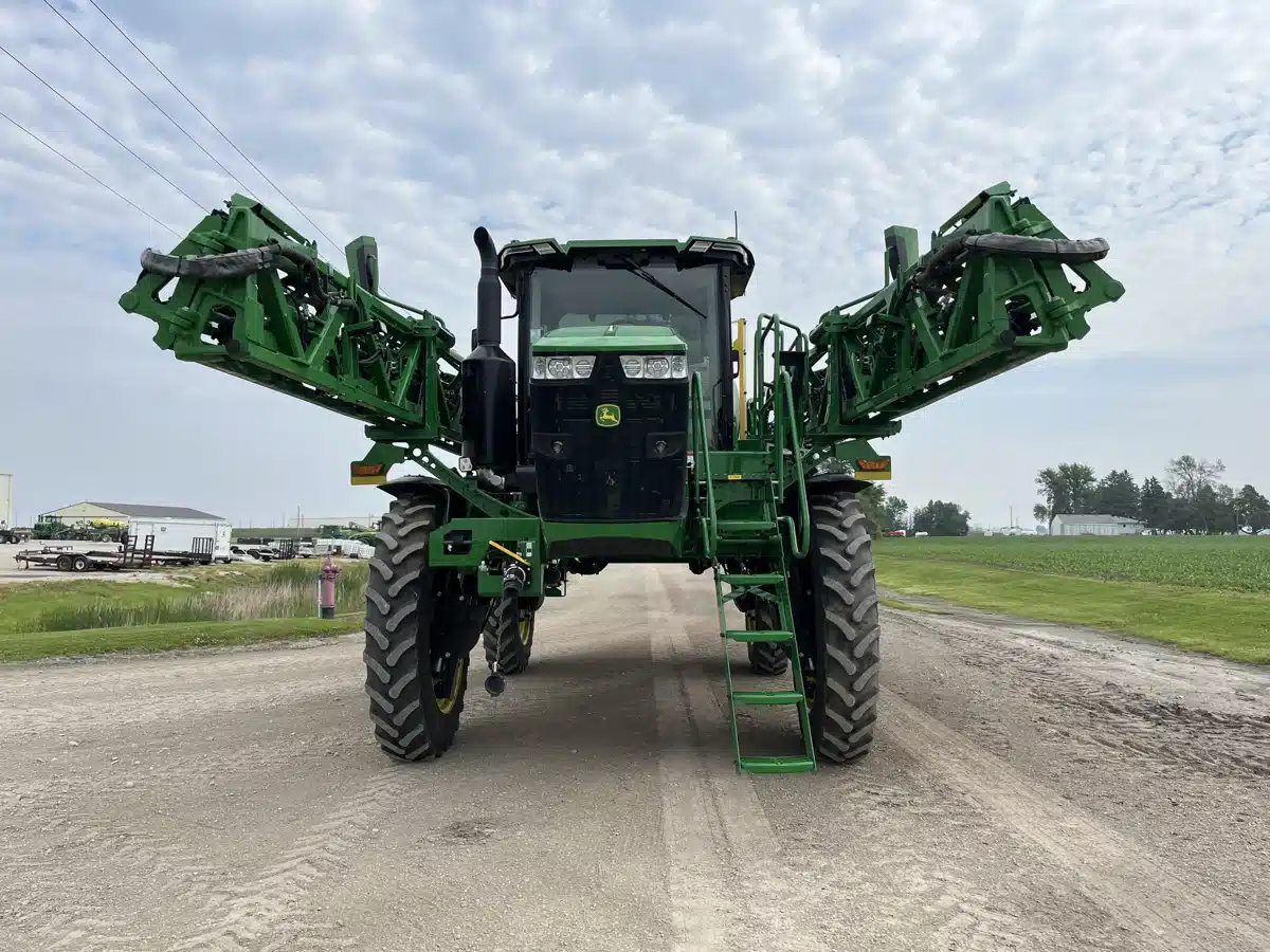 Gallery image 2 for Used 2023 John Deere 616R Sprayer - Self Propelled
