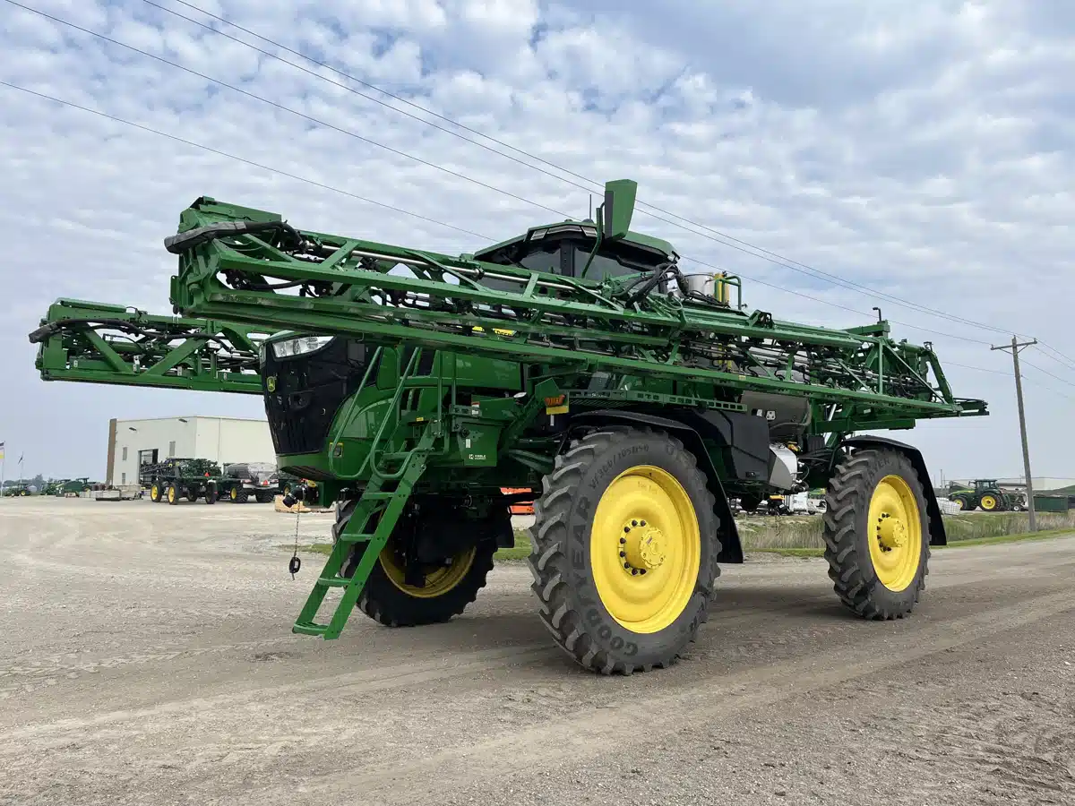 Gallery image 1 for Used 2023 John Deere 616R Sprayer - Self Propelled