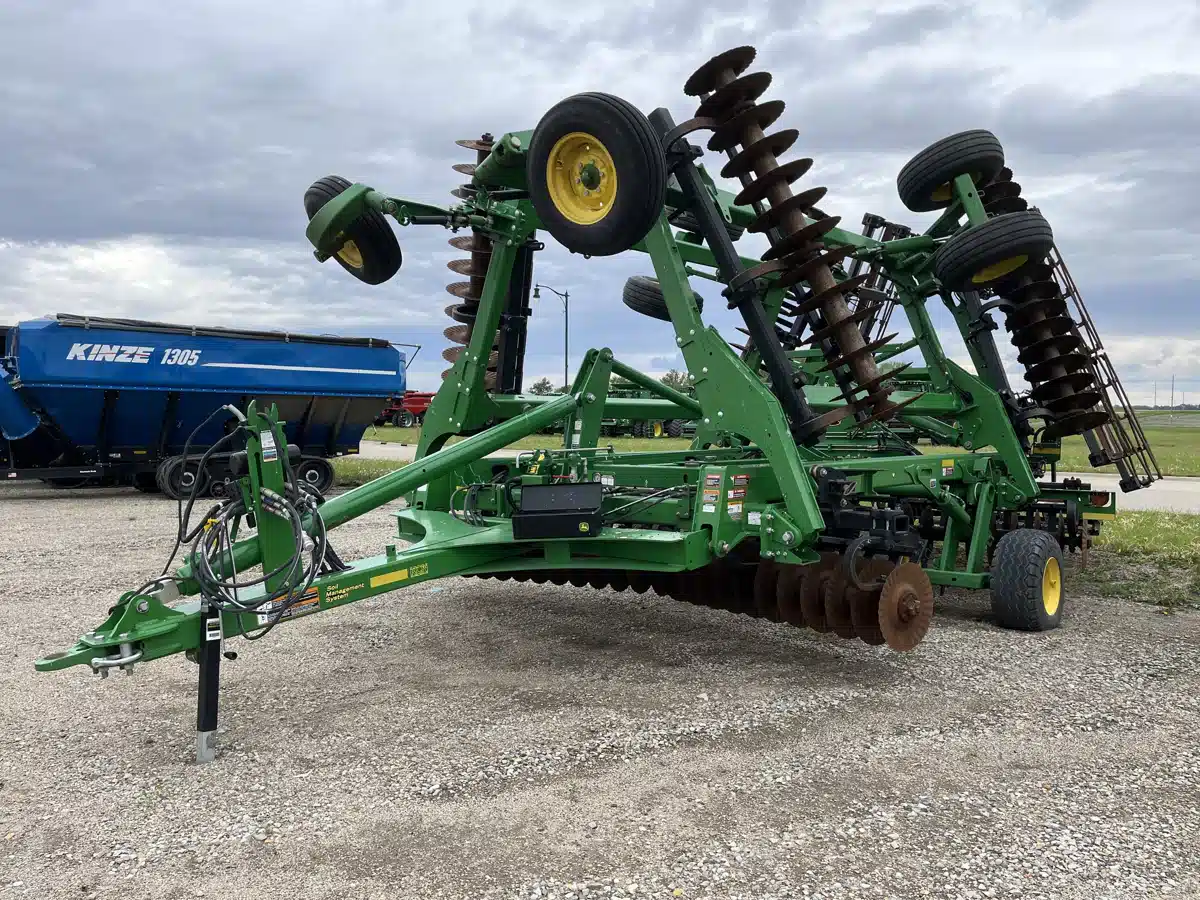 Gallery image 2 for Used 2021 John Deere 2660VT Vertical Tillage